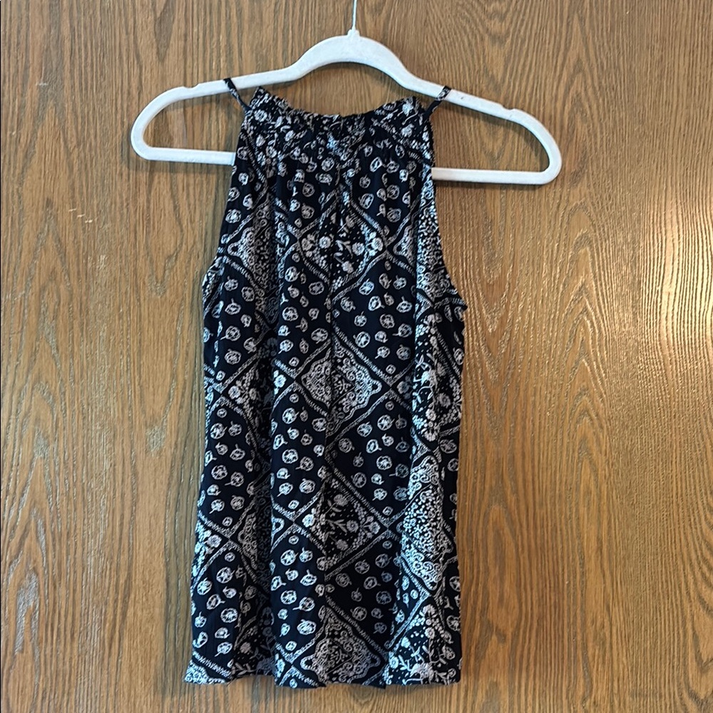 Black and White Patterned Sleeveless Top